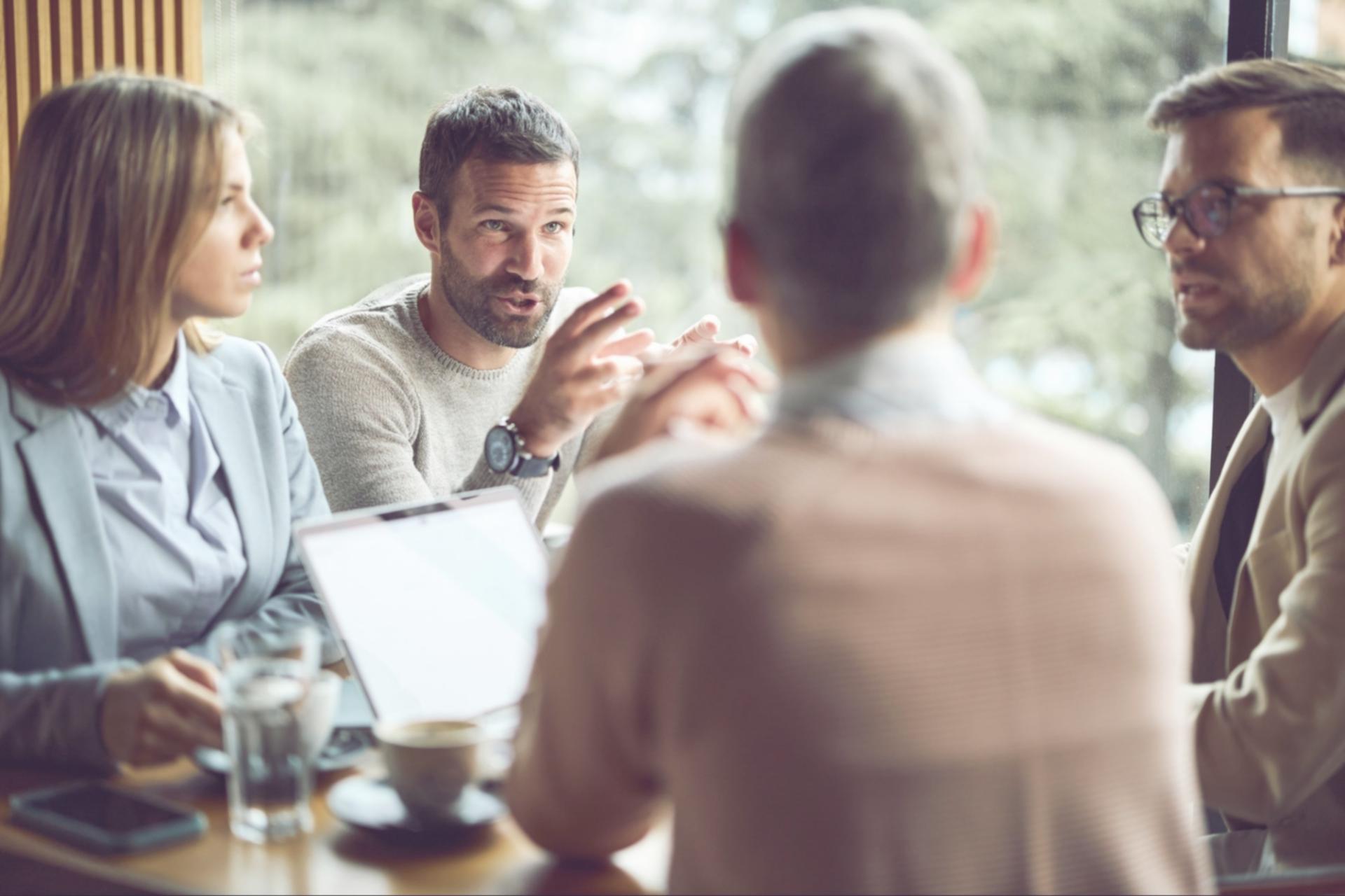 Digitale Bildungsplattform mit strukturiertem Lernansatz